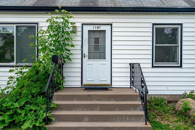 1141 Western Ave N, Saint Paul, MN 55117