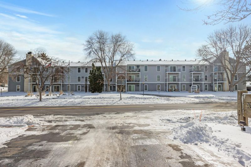 14182 Pennock Ave #106, Apple Valley, MN 55124