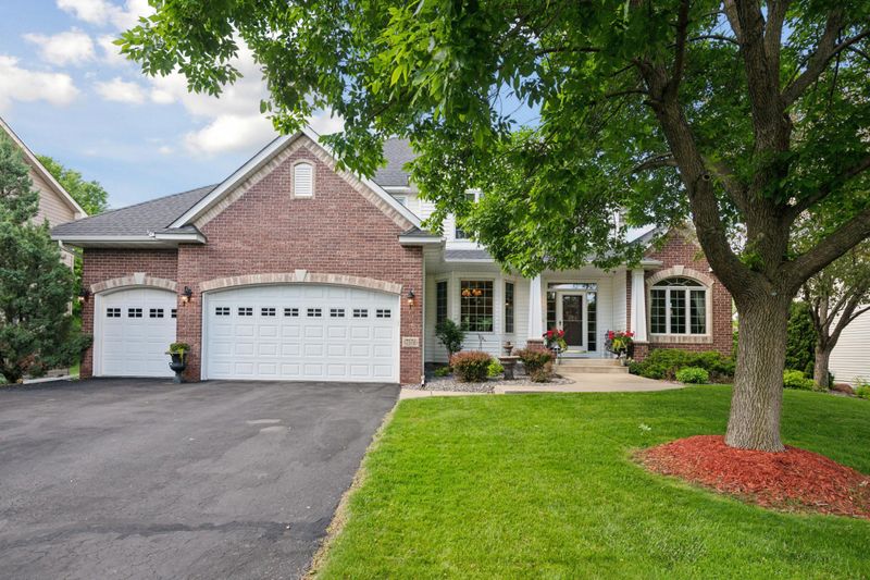 7576 Walnut Curve, Chanhassen, MN 55317