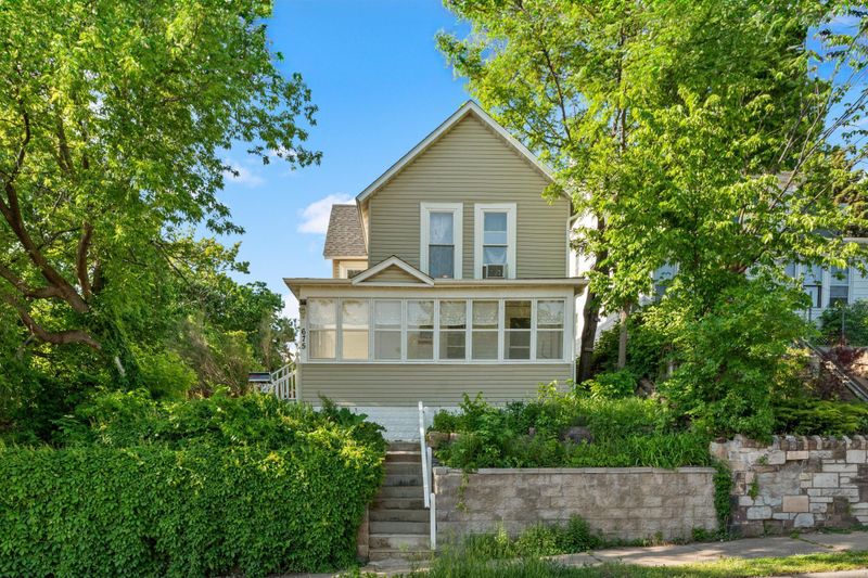 675 Lawson Ave E, Saint Paul, MN 55106