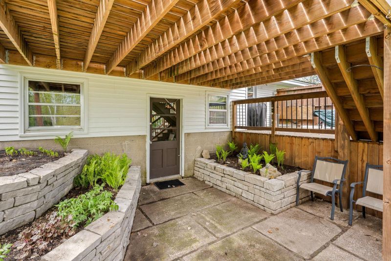 559 Miriam St, Mendota Heights, MN 55118
