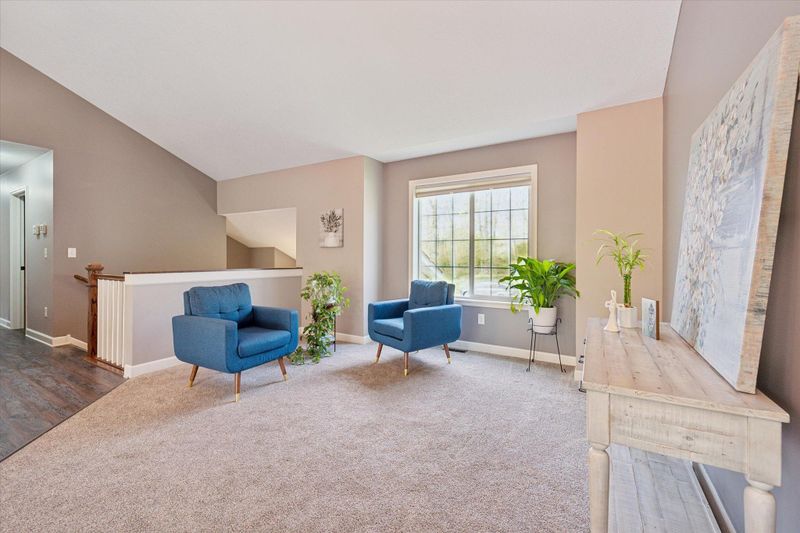 9099 Grove Dr, Chisago City, MN 55013