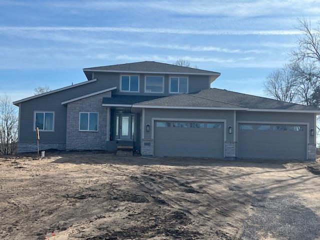 914 200th Ave NW, Oak Grove, MN 55011