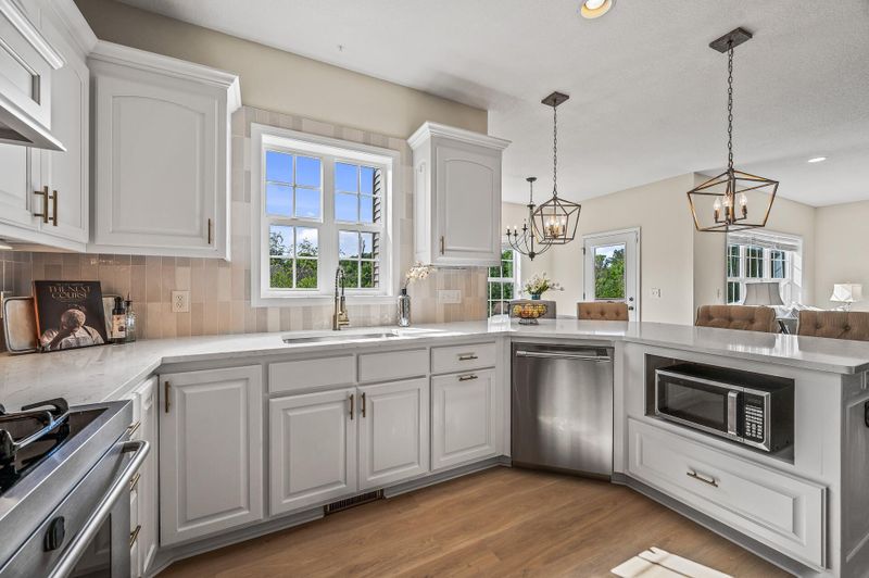7009 Everest Ln N, Maple Grove, MN 55311