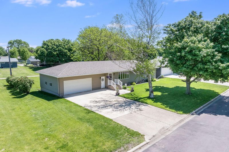 306 N Manyaska St, Sherburn, MN 56171
