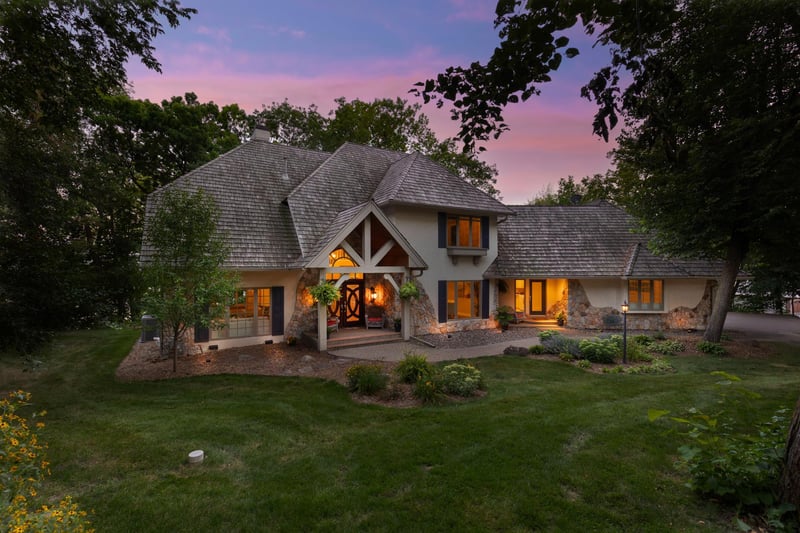 1535 Bavarian Shores Dr, Chaska, MN 55318