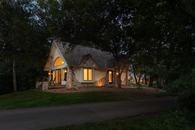1535 Bavarian Shores Dr, Chaska, MN 55318