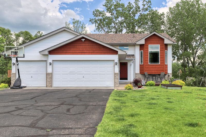 14831 Kamacite St NW, Anoka, MN 55303