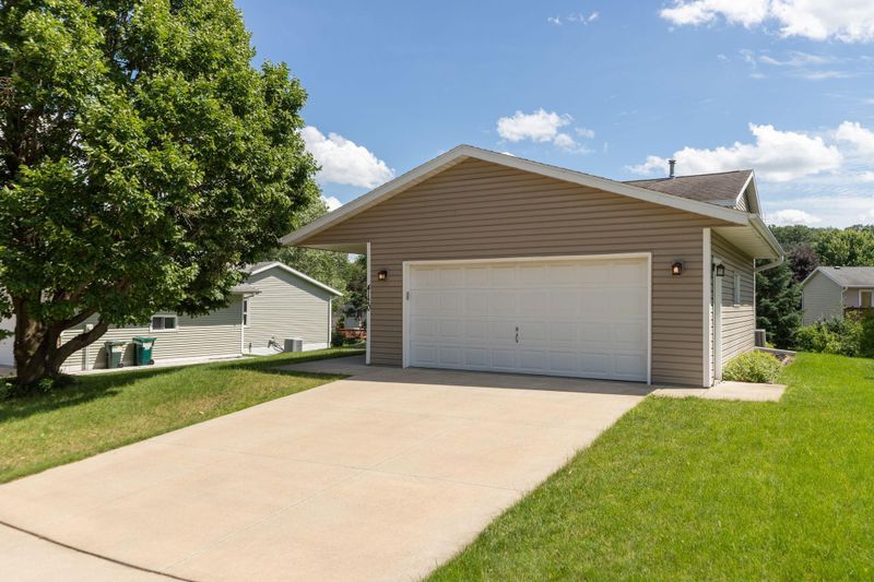 4120 Valley Dr NW, Rochester, MN 55901