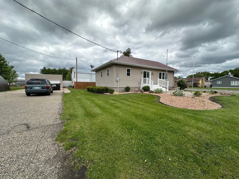 101 State St, Elrosa, MN 56325