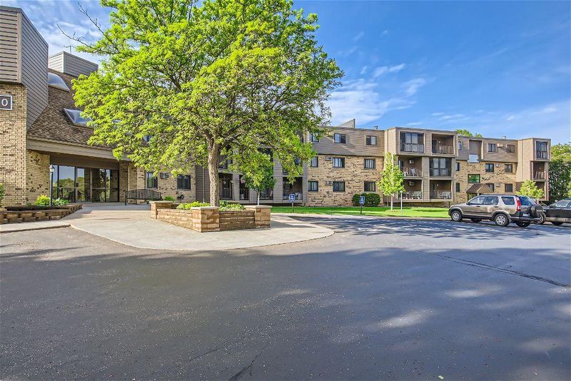 1000 41st Ave NE #213, Columbia Heights, MN 55421