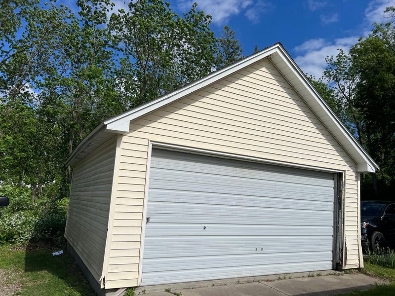527 S Oak Ave, Owatonna, MN 55060
