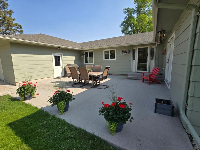 949 State Highway 30, Pipestone, MN 56164