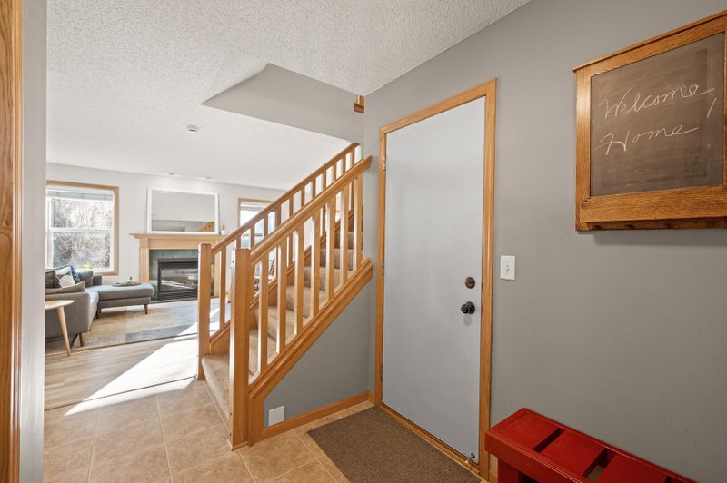 9024 Marsh Run St, Rockford, MN 55373