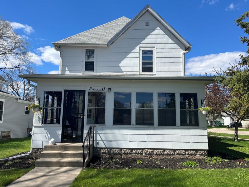 211 E 5th St, Morris, MN 56267