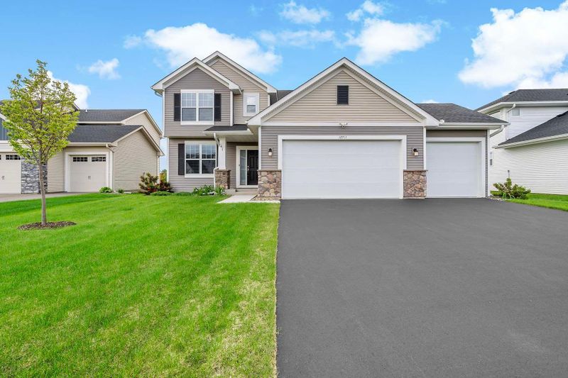 12711 Ardmore Ct, Rosemount, MN 55068