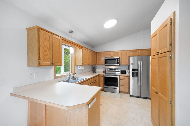 138 Pheasant Ridge Dr, Montrose, MN 55363