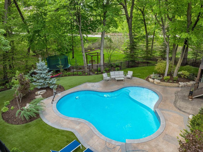4818 Timber Ridge Cir, Minnetonka, MN 55345