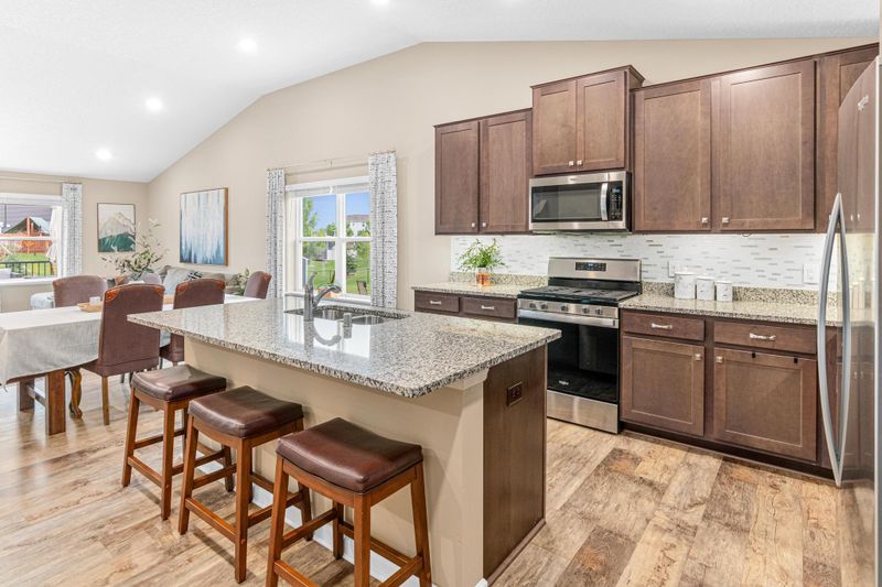 9050 67th St S, Cottage Grove, MN 55016