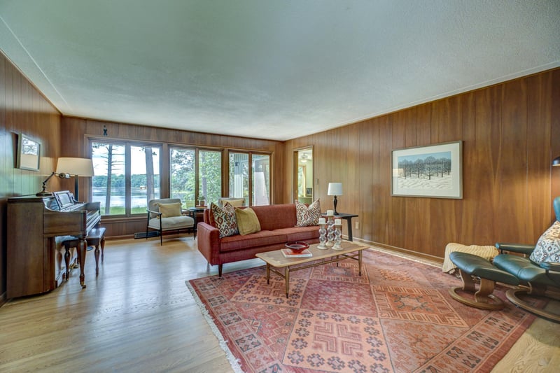 90 Many Levels Rd, Dellwood, MN 55110
