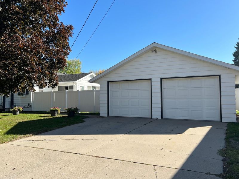 703 River Ave S, Sauk Rapids, MN 56379