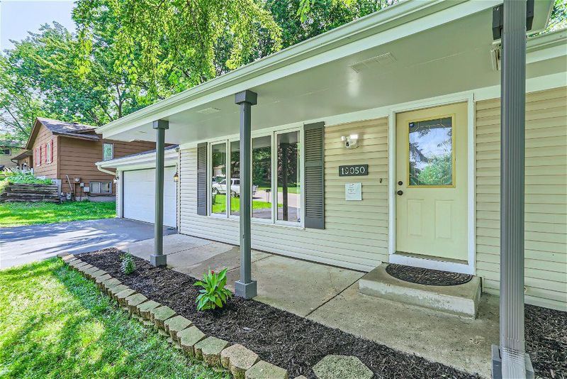 19050 Jordan Trl, Lakeville, MN 55044