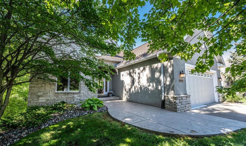 17941 Kindle Ct, Lakeville, MN 55044
