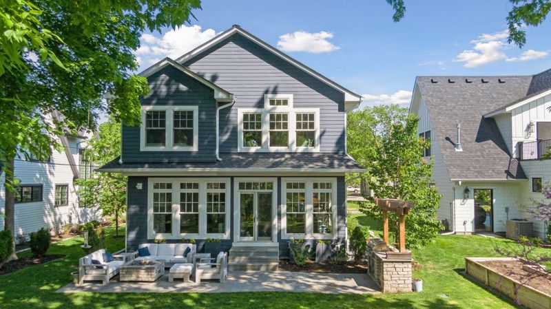 117 Walker Ave N, Wayzata, MN 55391