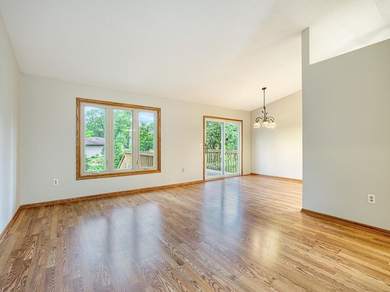 4289 Trenton Trl, Eagan, MN 55123