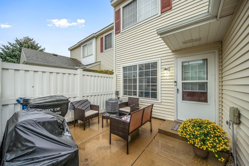 1382 Highpoint Curve #43, Shakopee, MN 55379