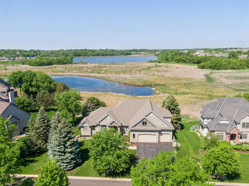 8330 Kelzer Pond Dr, Victoria, MN 55386