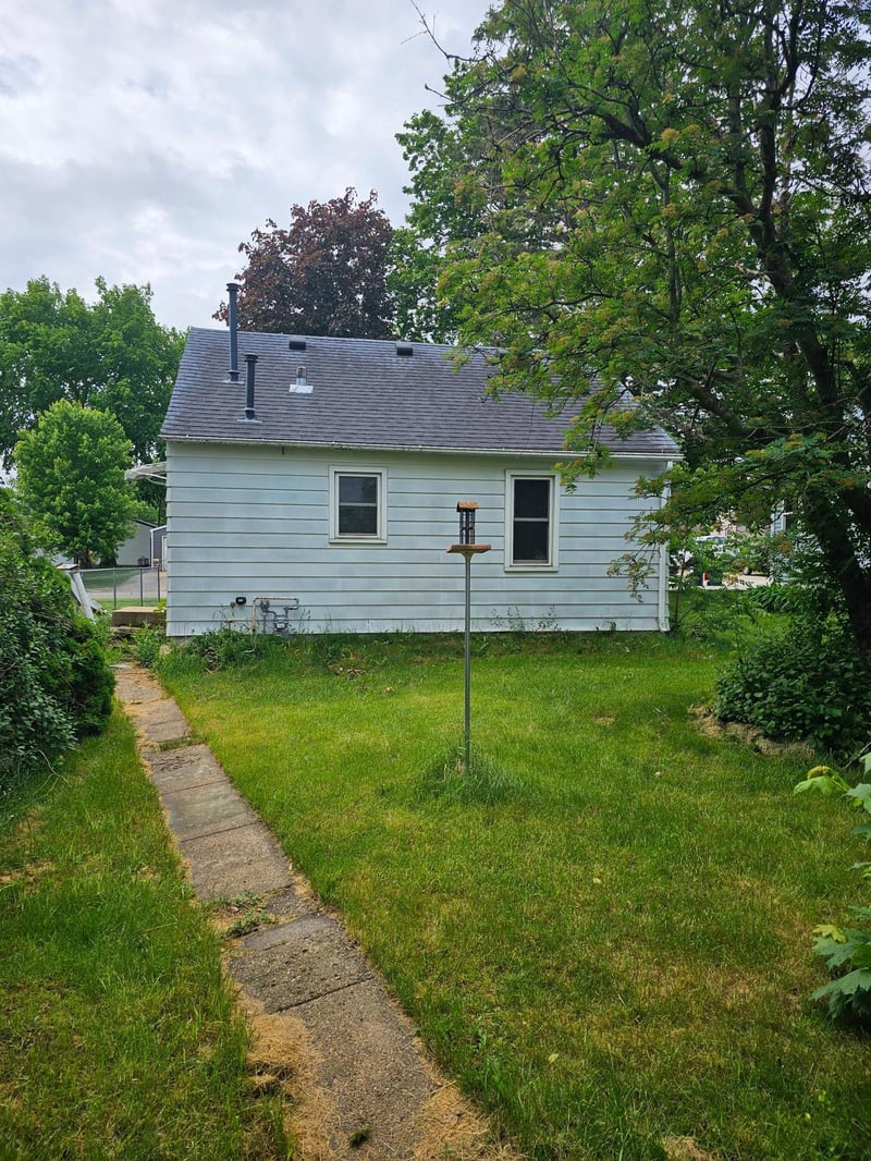 19 4th St SW, Eyota, MN 55934