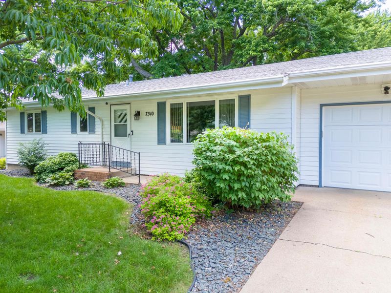 7310 Tempo Ter NE, Fridley, MN 55432