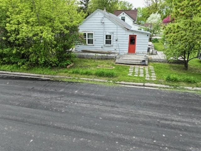 813 Steenerson St NE, Warroad, MN 56763