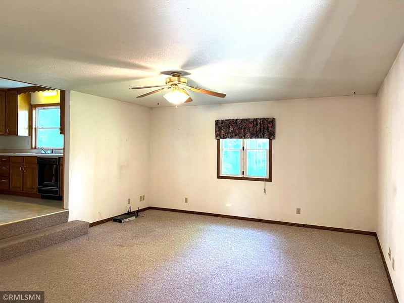 11039 Bird Ave, Leota, MN 56153