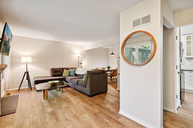 7313 Woodstock Curve, Minneapolis, MN 55438
