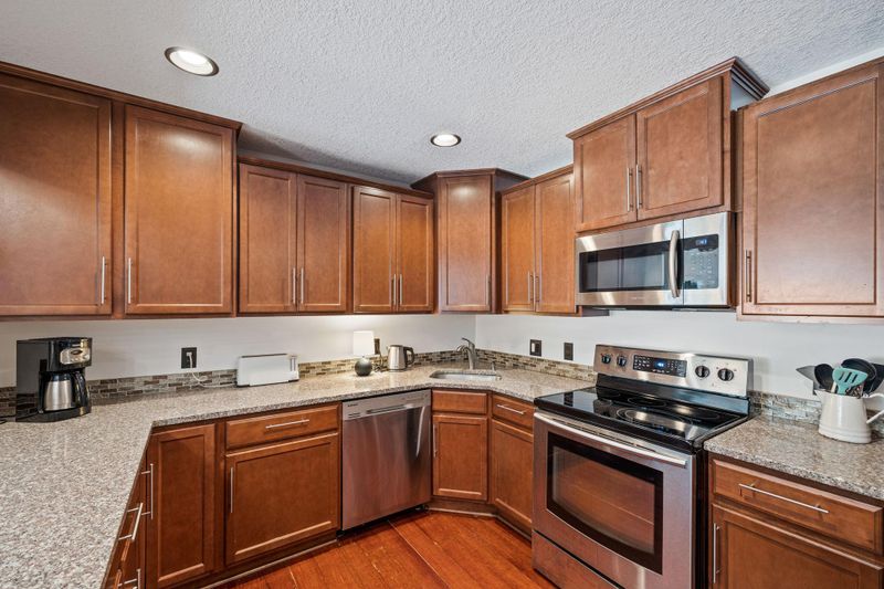 4753 Cedar Lake Rd S, Saint Louis Park, MN 55416