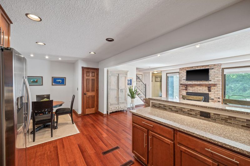 4753 Cedar Lake Rd S, Saint Louis Park, MN 55416