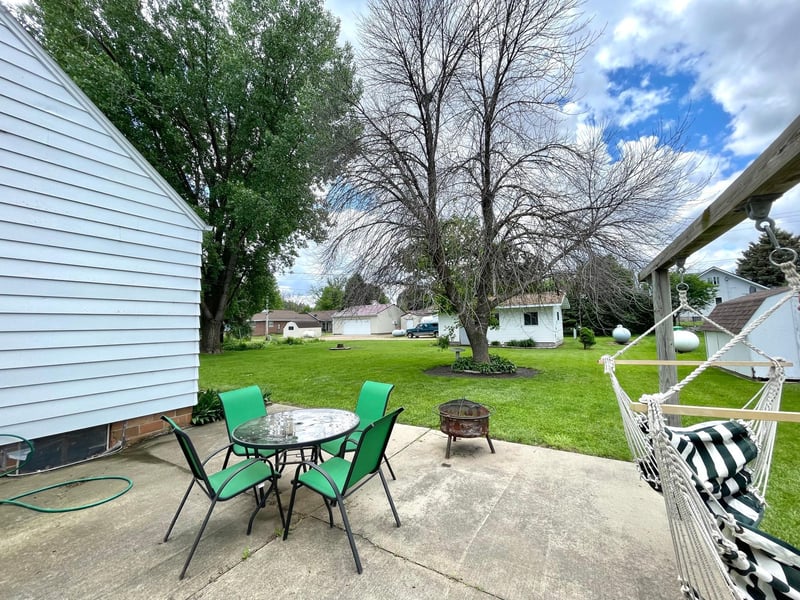 209 Prairie St N, Comfrey, MN 56019