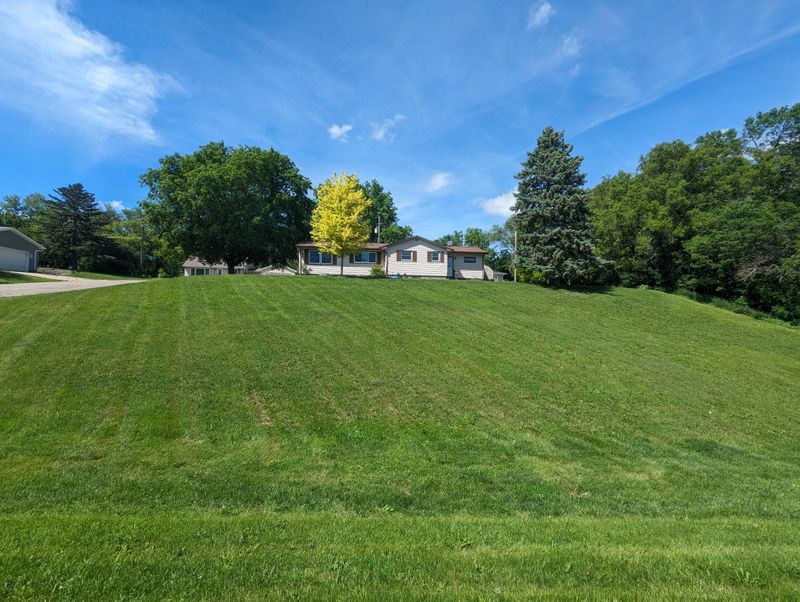 490 W 7th St, Starbuck, MN 56381