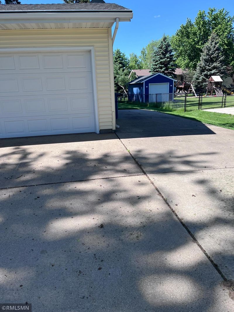 2716 Hauer Trl, Shakopee, MN 55379