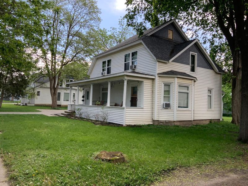 816 E Center St, Rochester, MN 55904