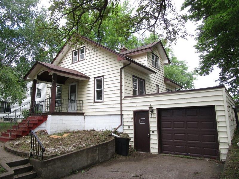 617 W Madison St, Durand, WI 54736