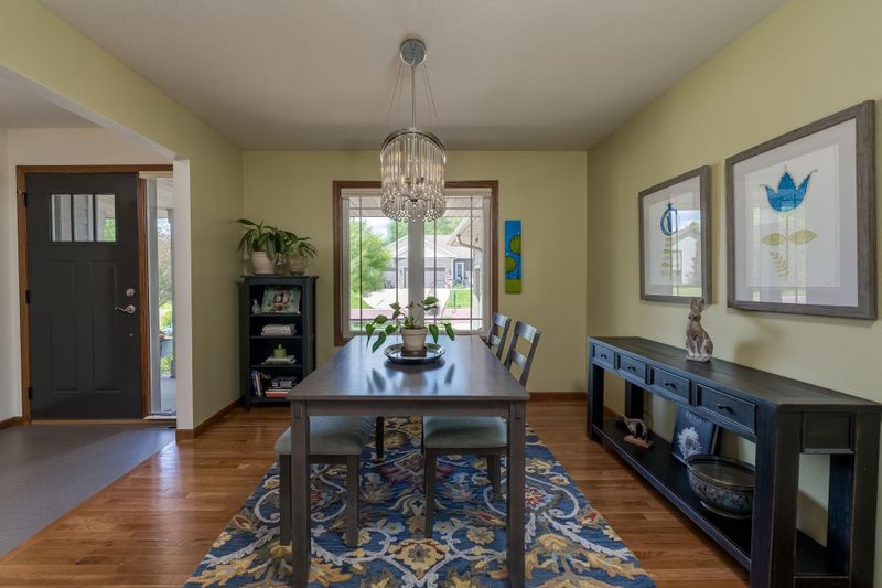301 Tanager Rd, Mankato, MN 56001