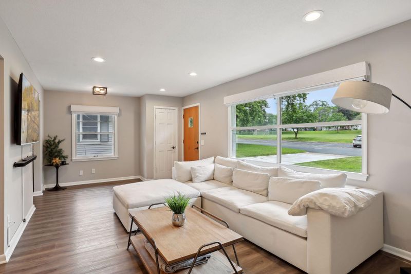 3521 Pennsylvania Ave S, Saint Louis Park, MN 55426