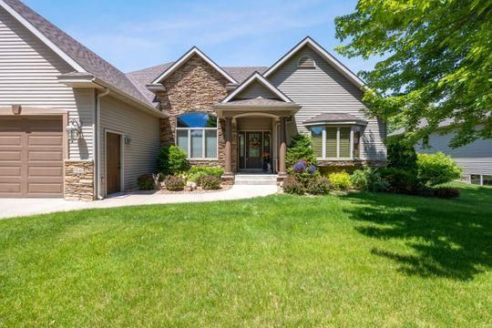 1941 Temminck Rd, Saint Cloud, MN 56301
