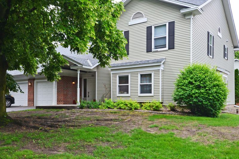 701 Larpenteur Ave E #701B, Maplewood, MN 55117