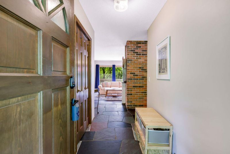 2917 Green Briar Ln, Minnetonka, MN 55305