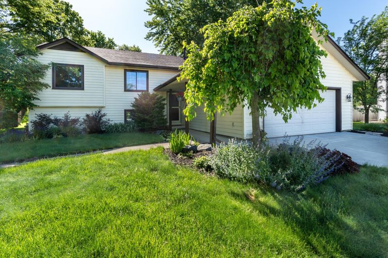 1882 Sunrise Ct, Eagan, MN 55122