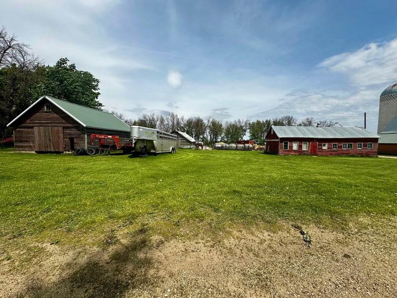 22245 240th St, Rushmore, MN 56168
